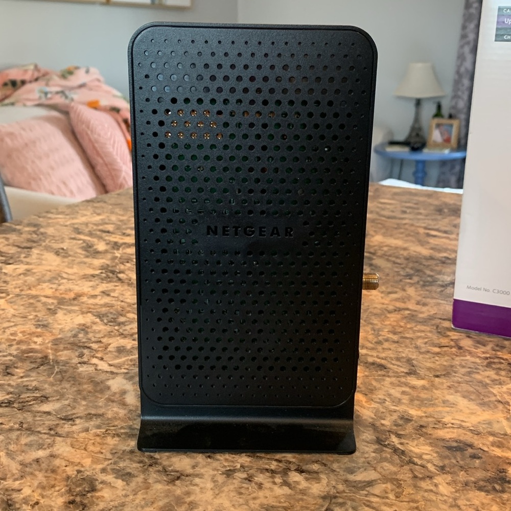 NETGEAR N300 WiFi Cable Modem Router - Picture 3 of 11